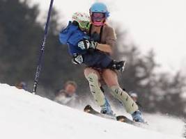 gemeinsam auf ski bei olympia: als baby schon dabei, jetzt schreibt mutter-sohn-duo geschichte