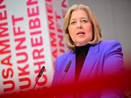 Technologie als Nonplusultra: SPD-Chefin Bas: Tech-Milliardäre wollen unsere Demokratie beseitigen