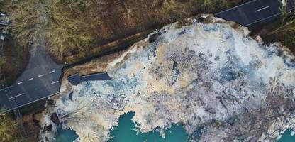 Coesfeld in NRW: Straße sackt auf 80 Metern in Quarzgrube ab