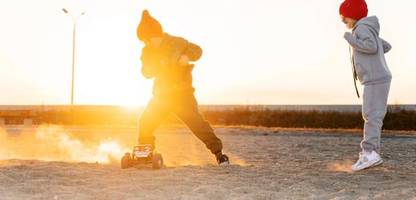 Ferngesteuerte Autos im Test: Tamiya, Dickie, Carson, Traxxas, Revell, Jada und Carrera