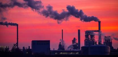 wirtschaft in deutschland: dauerkrisen kosten fast eine billion euro