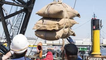 hamburger kaffeehändler steckt in der insolvenz – was darboven damit zu tun hat