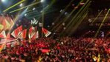 Brauchtum: Karneval im TV – Spaltet Büttenhumor das Wohnzimmer?