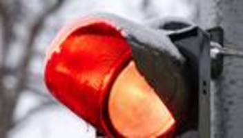 Unfälle: Radfahrer stößt mit Tram zusammen – Passagierin verletzt