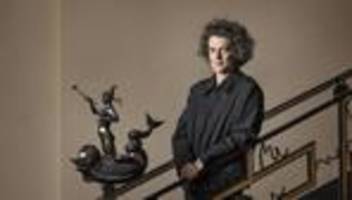 zones of blue von olga neuwirth: prust, schnauf, röchel, krächz