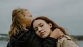 eltern und kinder: wohnen sie wieder unter einem dach?