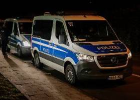 Mitten auf Bundesstraße in NRW: Mann sticht neuen Lebensgefährten seiner Ex nieder