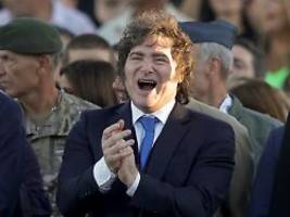 trump lädt auch rumänien ein : milei soll wie orban an erster friedensrats-sitzung teilnehmen