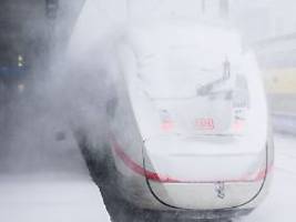 Weg zum Job als Risiko: Arbeitsrecht: Was passiert, wenn ich im Urlaub festsitze?