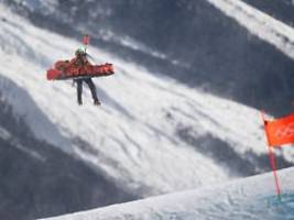 Wohl Unterschenkelbruch bei Vonn: Dieser dramatische Sturz lässt die Olympischen Spiele verstummen
