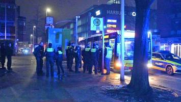 sexualdelikt im schienenersatzverkehr – polizei nimmt männer fest