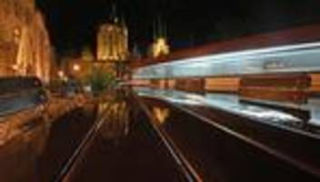 Unfälle: Auto prallt in Erfurt gegen Straßenbahn – zwei Verletzte