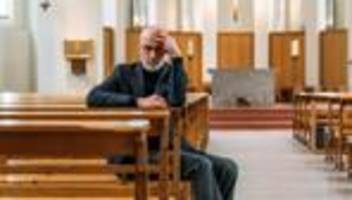 einsamsein von daniel haas: ich verschanzte mich im kloster. das lief wunderbar, bis meine heroinvorräte aufgebraucht waren