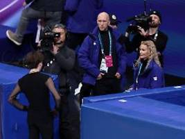 und was ist mit tutberidse?: unangenehme fragen nerven eisläufer nach verpatzter kür