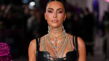Geht da was? Kim Kardashian mit Formel-1-Legende beim Super Bowl gesichtet