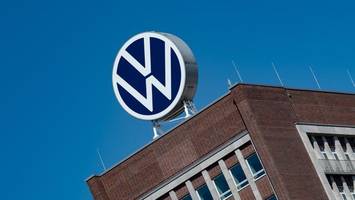 VW-Vorstand kassiert Millionen-Bonuszahlungen – Belegschaft trifft Sparkurs