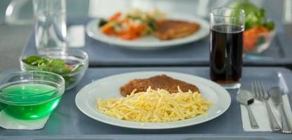 hochschulen in bayern: mensa-chefs kämpfen gegen besteck-diebstahl