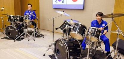 Japan: Liberaldemokraten um Sanae Takaichi bejubeln klaren Sieg bei Parlamentswahl