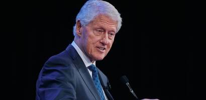 jeffrey epsteins komplizin unterstützte bill clintons prestige-konferenz