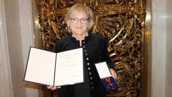 marlis clausen bekommt die höchste deutsche auszeichnung