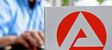 immer mehr arbeitslose kosten die augsburger arbeitsagentur viele millionen euro