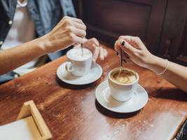 ernährung: wer kaffee trinkt, wird seltener dement