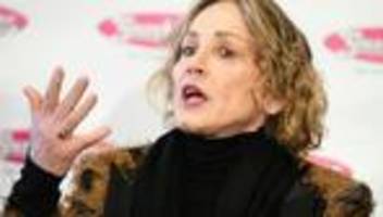 Gesellschaft: Stone beim Schaumrollenkönig - Auftritt vor dem Opernball