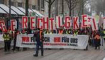 in hamburger Ämtern: wieder warnstreik im öffentlichen dienst vor tarifgesprächen