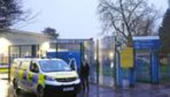 Kriminalität: Zwei Jungen an Londoner Schule niedergestochen