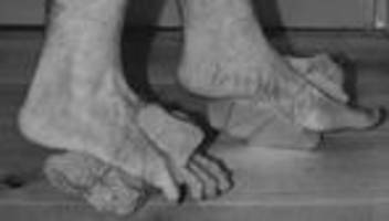 körperliche veränderungen im alter: mit 60 geht’s bergab. das wollen die meisten nicht wahrhaben.