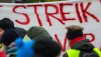 Tarifkoflikt: Hunderte Beschäftige des öffentlichen Diensts im Warnstreik