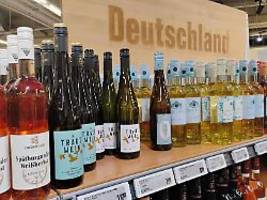 auch auf zigaretten: kassenärzte-chef schlägt zwei-euro-steuer auf wein vor