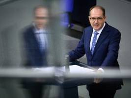 Gegnerische Operationen stören: Dobrindt will Geheimdiensten deutlich mehr erlauben