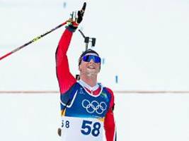 Nach Tod des Teamkollegen Bakken: Norwegischer Biathlet beweint emotionale Goldmedaille