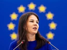 Systemischer Angriff auf Frauen: Baerbock nennt Porno-Deepfakes als Beispiel für das, was schiefläuft