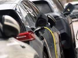 Wohnsituation, Landkreis, Gehalt: Analyse zeigt, wer in Deutschland hauptsächlich E-Autos kauft