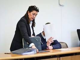 Zorn als Motiv: Gericht verurteilt Mann nach tödlichem Messerstich in Neumünster zu langer Haft