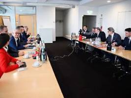 Gewerkschaft nicht zufrieden: Erstes Angebot: Bahn bietet GDL sechs Prozent mehr Lohn