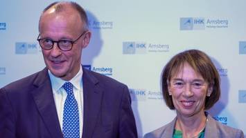 Charlotte Merz muss nach Sturz bei Radtour mit Kanzler in Klinik