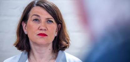 fall jacqueline bernhardt: frühzeitiger ferienstart sollte für alle eltern erlaubt sein