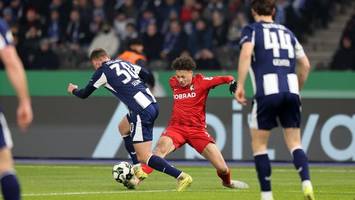 elfmeter-krimi: freiburg zerstört herthas finaltraum