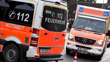 tödlicher arbeitsunfall in niendorf: arbeiter (58) stürzt von gerüst und stirbt