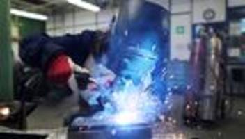 Ausbildungsreport: Bank-Azubis am zufriedensten – Anlagenmechaniker ganz hinten