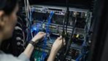 digitalverband bitkom: unternehmen könnten bei internetausfall nur 20 stunden weiterarbeiten