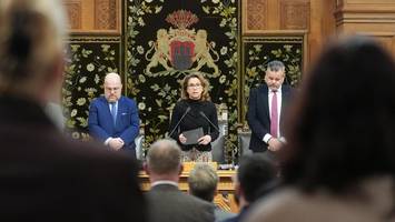 erst schweigeminute, dann polit-krach: bürgerschaft debattiert mord an asal