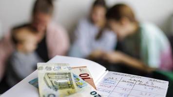 suspendierte schulleiterin: das soll sie mit schulgeld gekauft haben