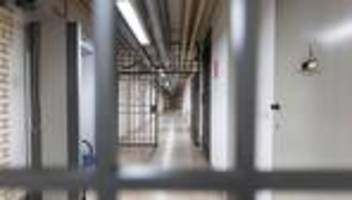 Brände: Gefängnisinsasse legt Feuer in seiner Zelle
