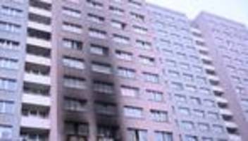 Großeinsatz der Feuerwehr: Hochhausbrand: Wohnungsgesellschaft sichert Hilfe zu