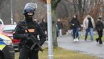 Größerer Polizeieinsatz: Verdächtige Person an Schule? Minderjähriger gefasst