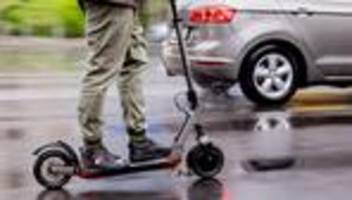 Verkehr: Unfälle mit E-Scootern: Wem passiert's und was kann helfen?